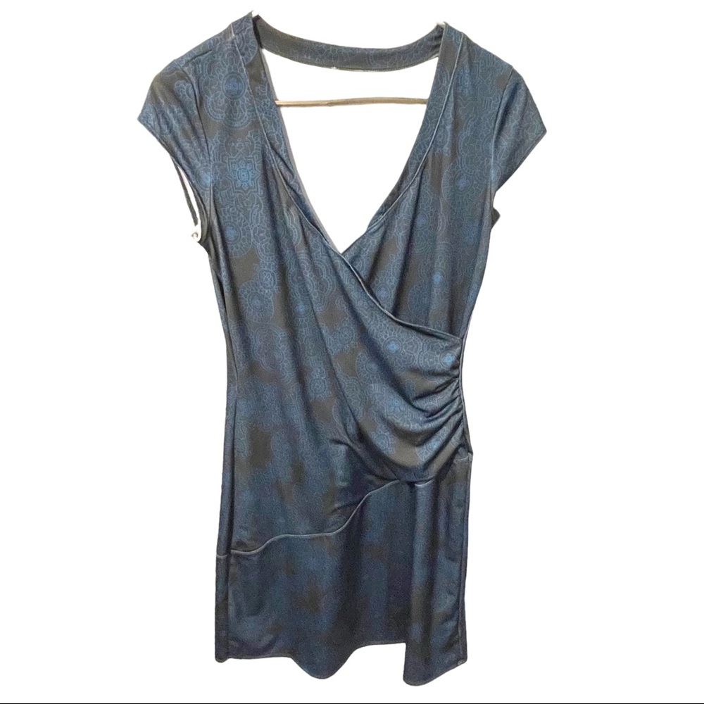 Athleta Medium Tall Blue Printed Deep V Short Sleeve Wrap Athletic Dress
